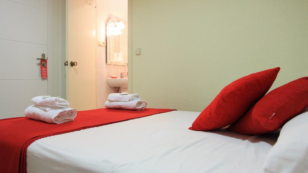 Ch Antonio Hotel Madrid Bagian luar foto