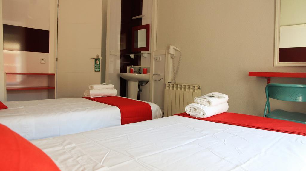 Ch Antonio Hotel Madrid Bagian luar foto